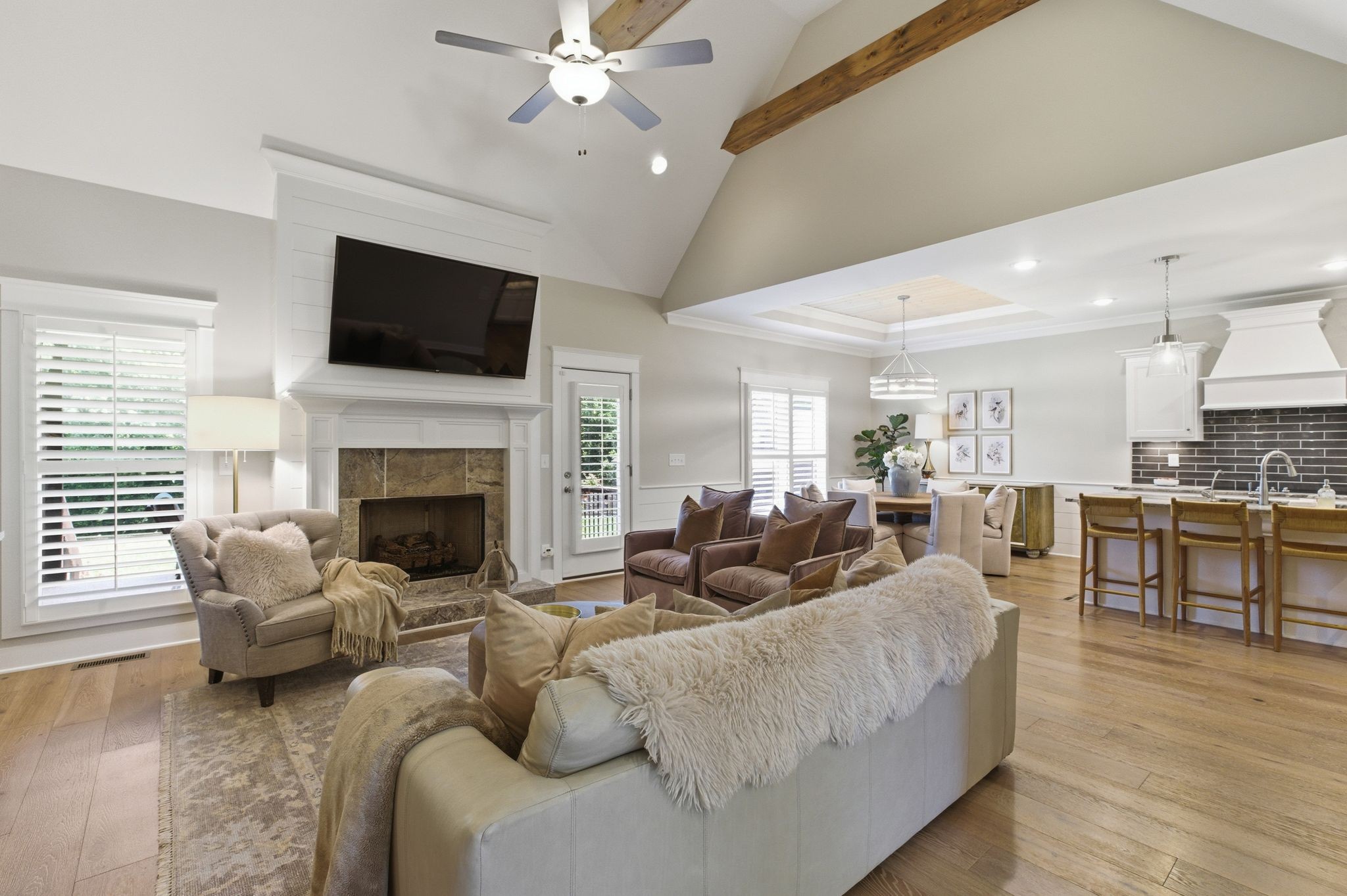 17845 Highway 76 East Springfield, TN 37172 - Photo 13 of 55 a living room with furniture fireplace and flat screen tv