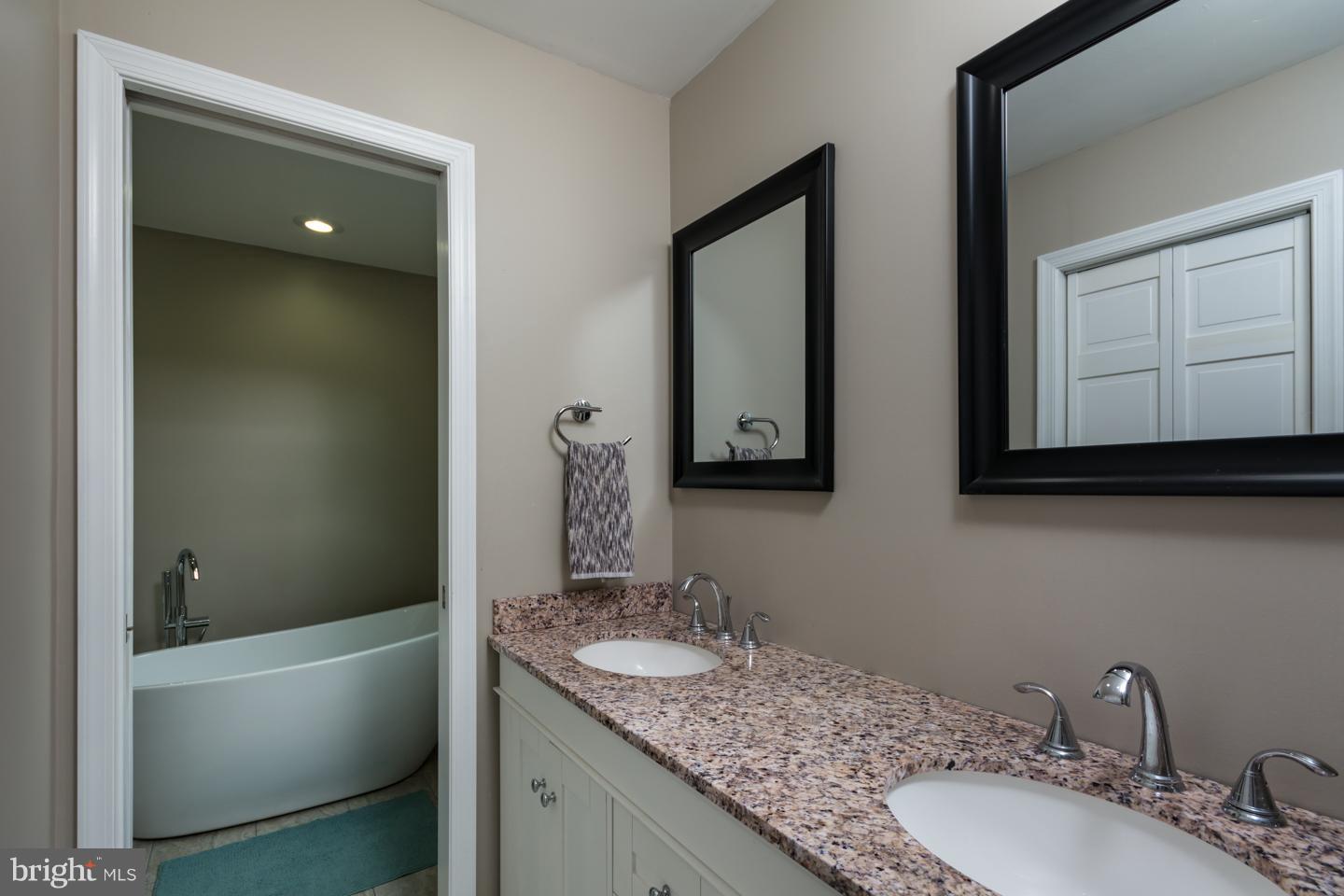 20540 Gleedsville Road Leesburg, VA 20175 - Photo 17 of 28 Bath (Master)