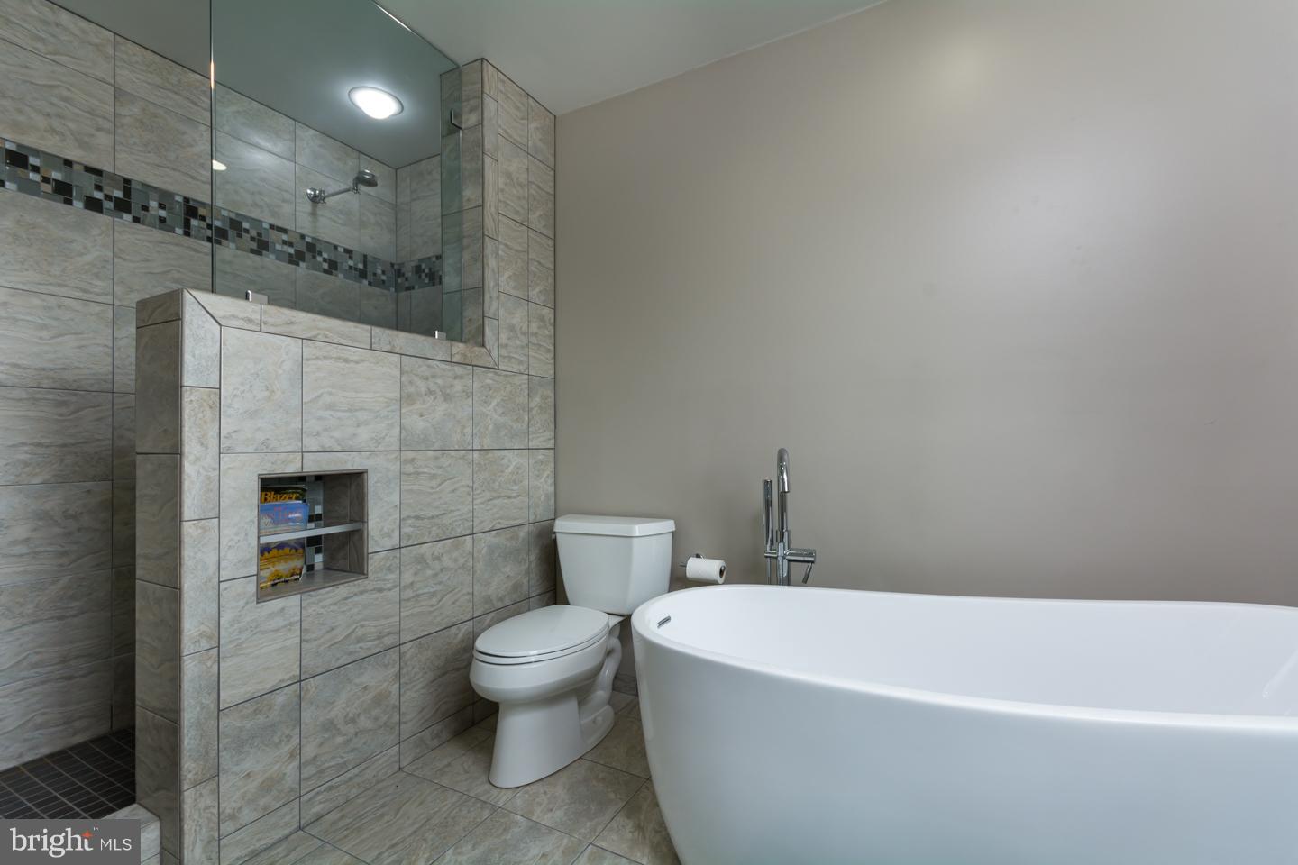 20540 Gleedsville Road Leesburg, VA 20175 - Photo 18 of 28 Bath (Master)