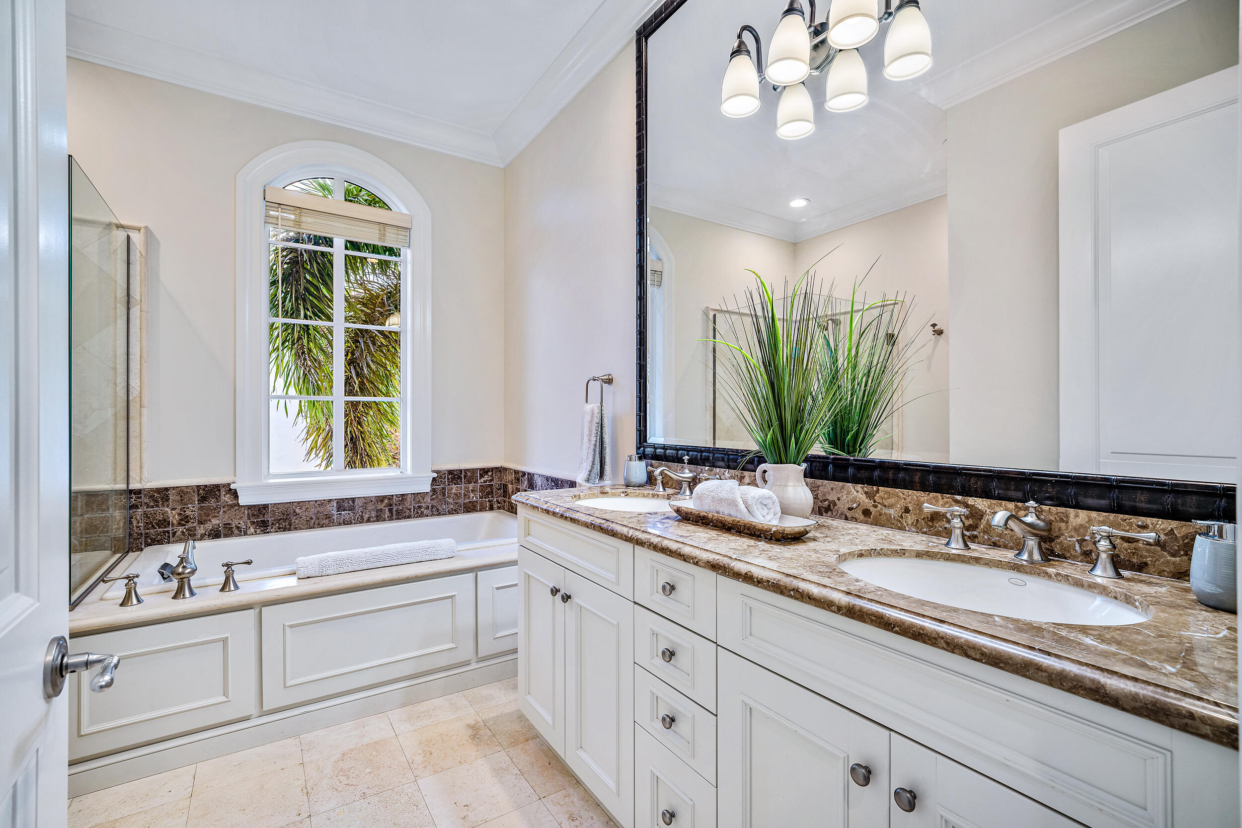 426 Red Hawk Drive Jupiter, FL 33477 - Photo 15 of 29 Guest Bath 2nd Floor