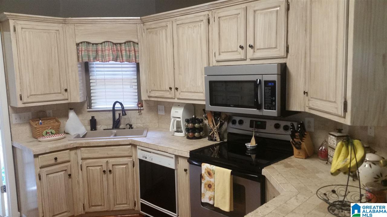 22 Oak Place Pleasant Grove, AL 35127 - Photo 3 of 10
