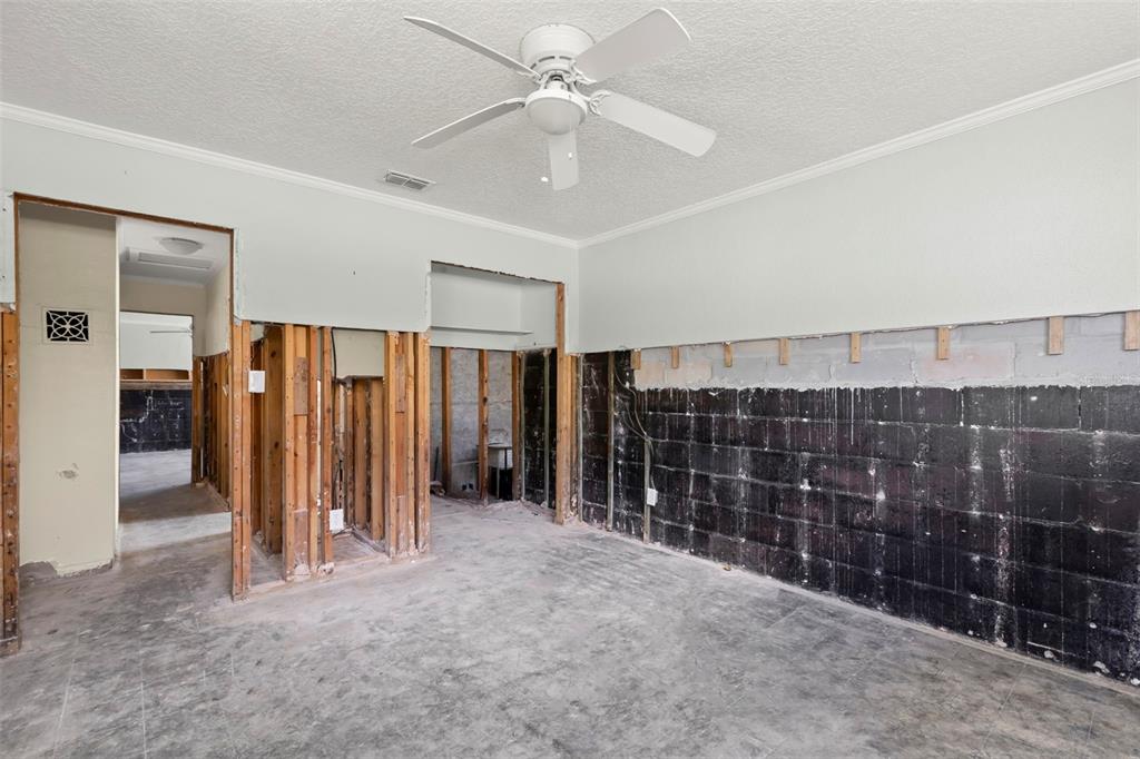 106 13th Avenue St. Pete Beach, FL 33706 - Photo 25 of 41 en suite bathroom with a shower