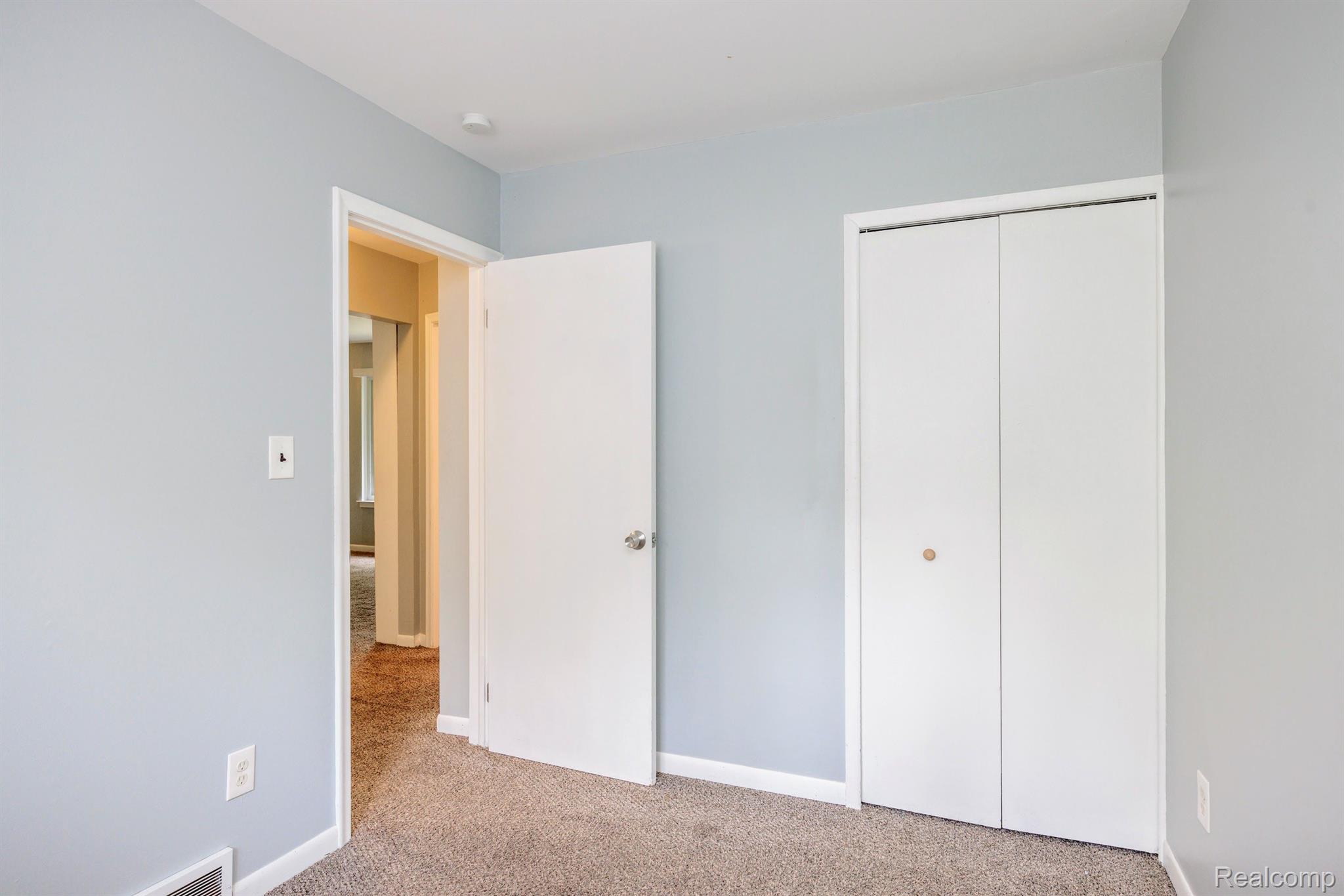 35247 Wick Road Romulus, MI 48174 - Photo 13 of 34 Gallery Image 13