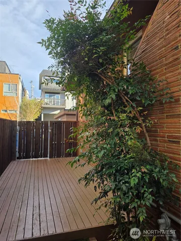 $2,400 | 3050 60th Avenue Southwest, Seattle, WA 98116