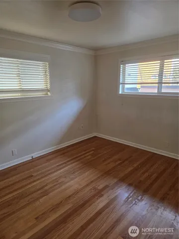 $2,400 | 3050 60th Avenue Southwest, Seattle, WA 98116