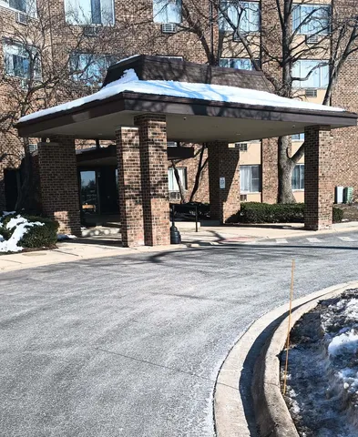 $167,500 | 1880 Bonnie Lane, Unit 112, Hoffman Estates, IL 60169