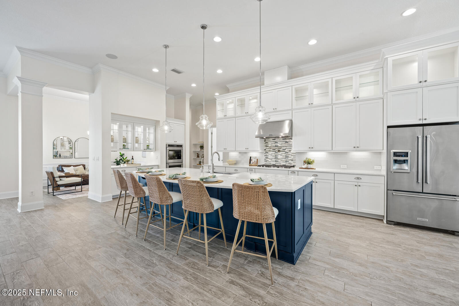 190 Deer Valley Drive Ponte Vedra, FL 32081 - Photo 23 of 95 a large kitchen with a table and chairs