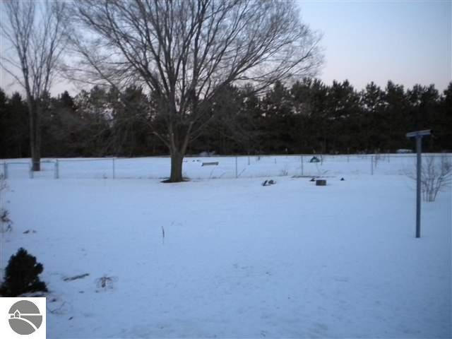 5089 Garfield Road Kingsley, MI 49649 - Photo 4 of 25 1724021-3.JPG