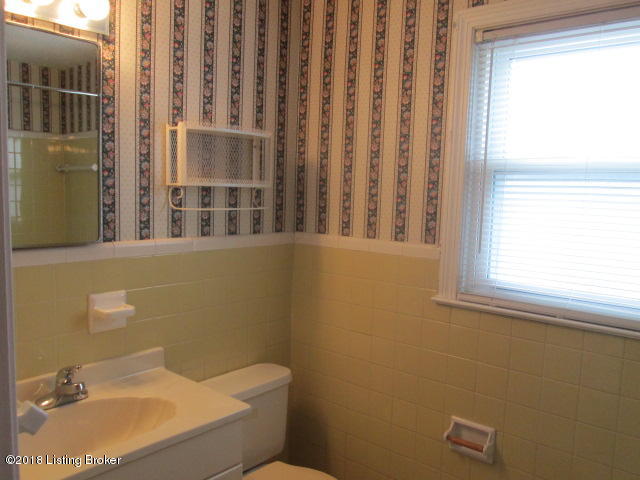 802 Ahland Road Louisville, KY 40207 - Photo 25 of 39 IMG_3387
