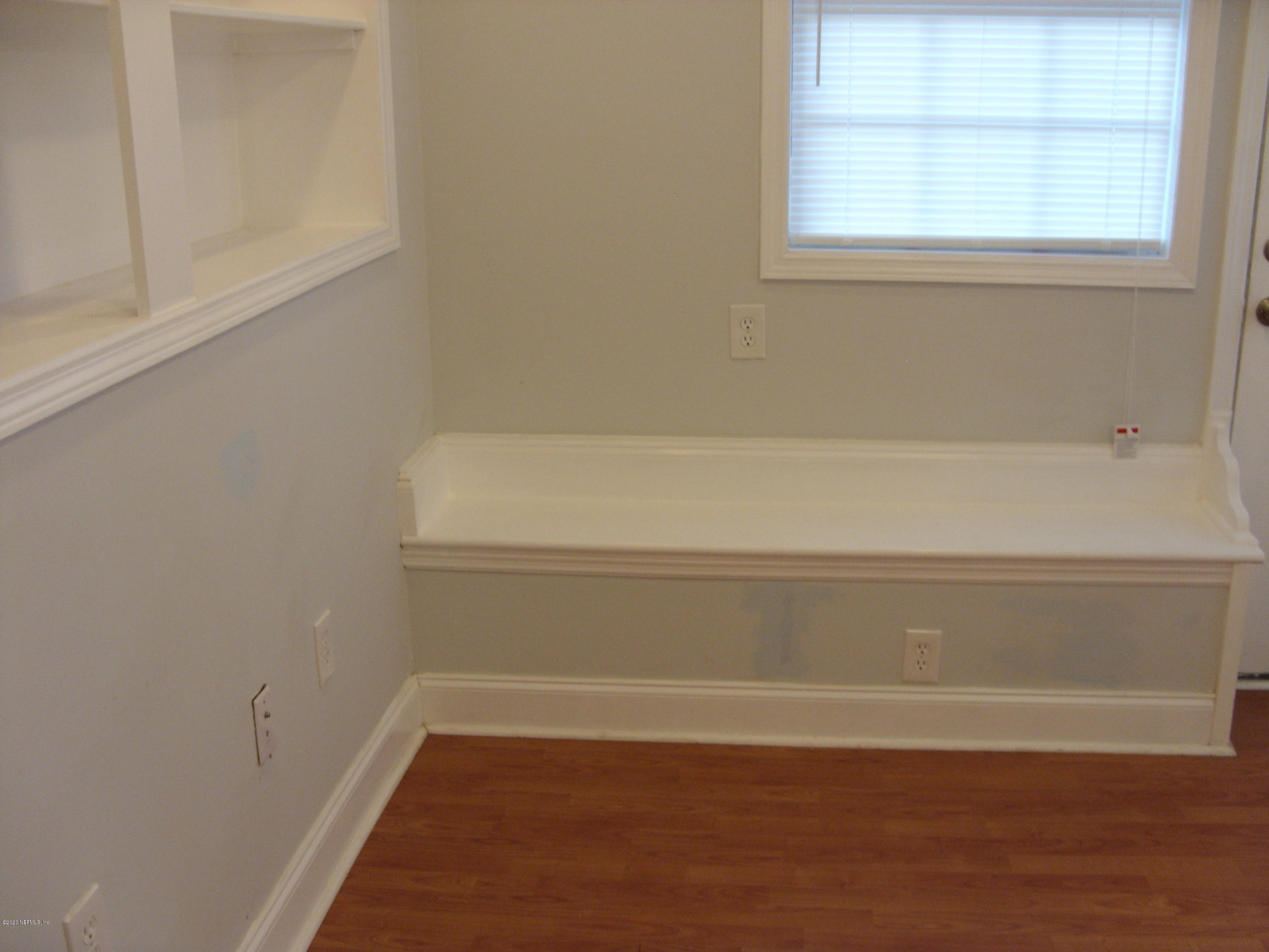 1217 Glynlea Road Jacksonville, FL 32216 - Photo 12 of 22 Laundry Area3