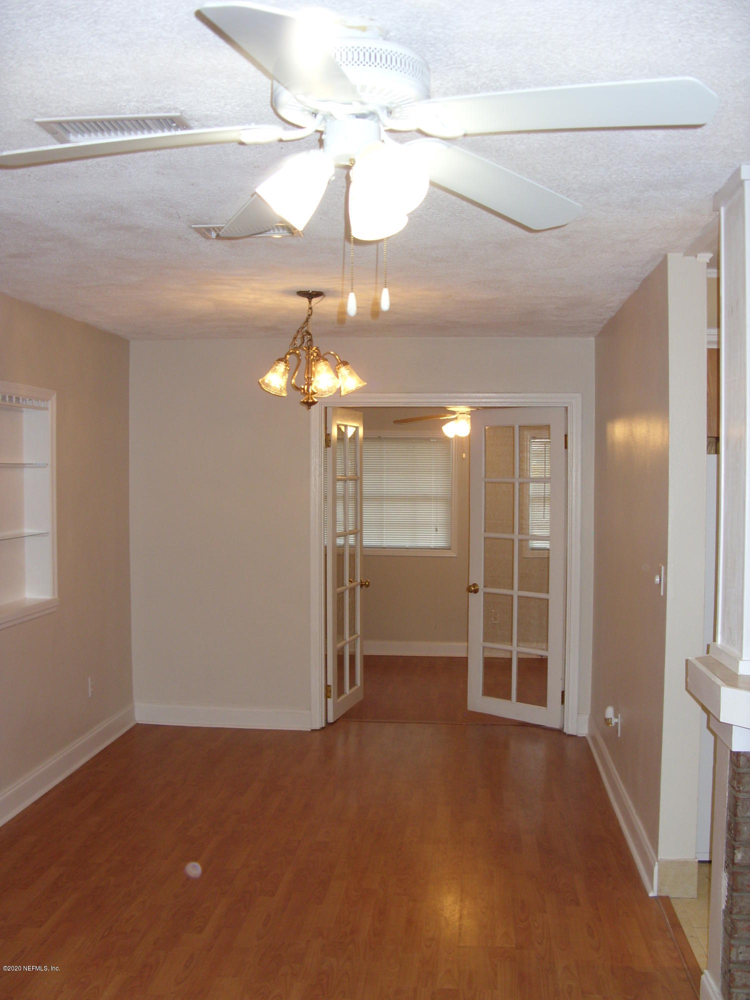 1217 Glynlea Road Jacksonville, FL 32216 - Photo 6 of 22 Dining Area