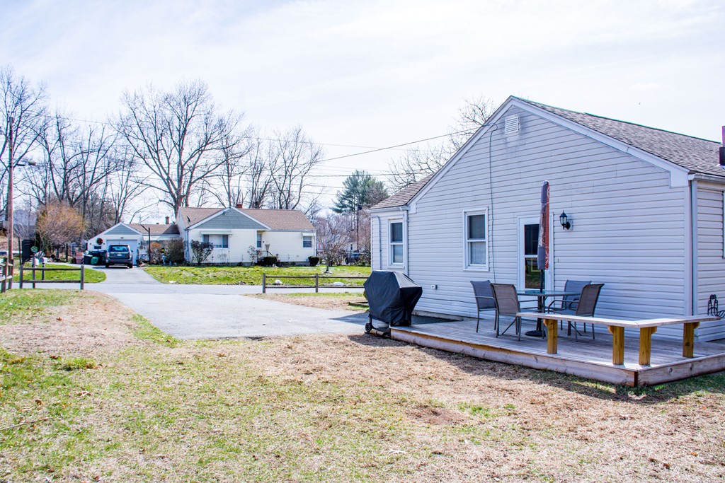 4 Tumbleweed Road Springfield, MA 01109 - Photo 11 of 16