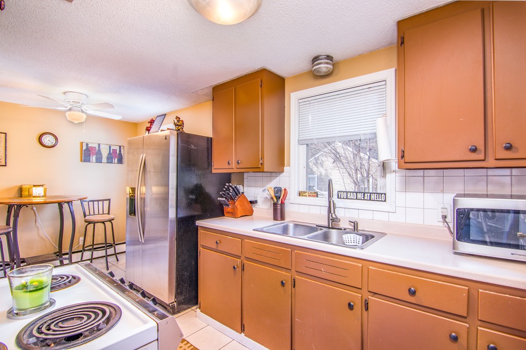 4 Tumbleweed Road Springfield, MA 01109 - Photo 8 of 16