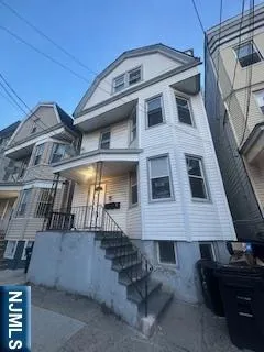 $2,400 | 102 South 12th Street, Unit 1, Newark, NJ 07107