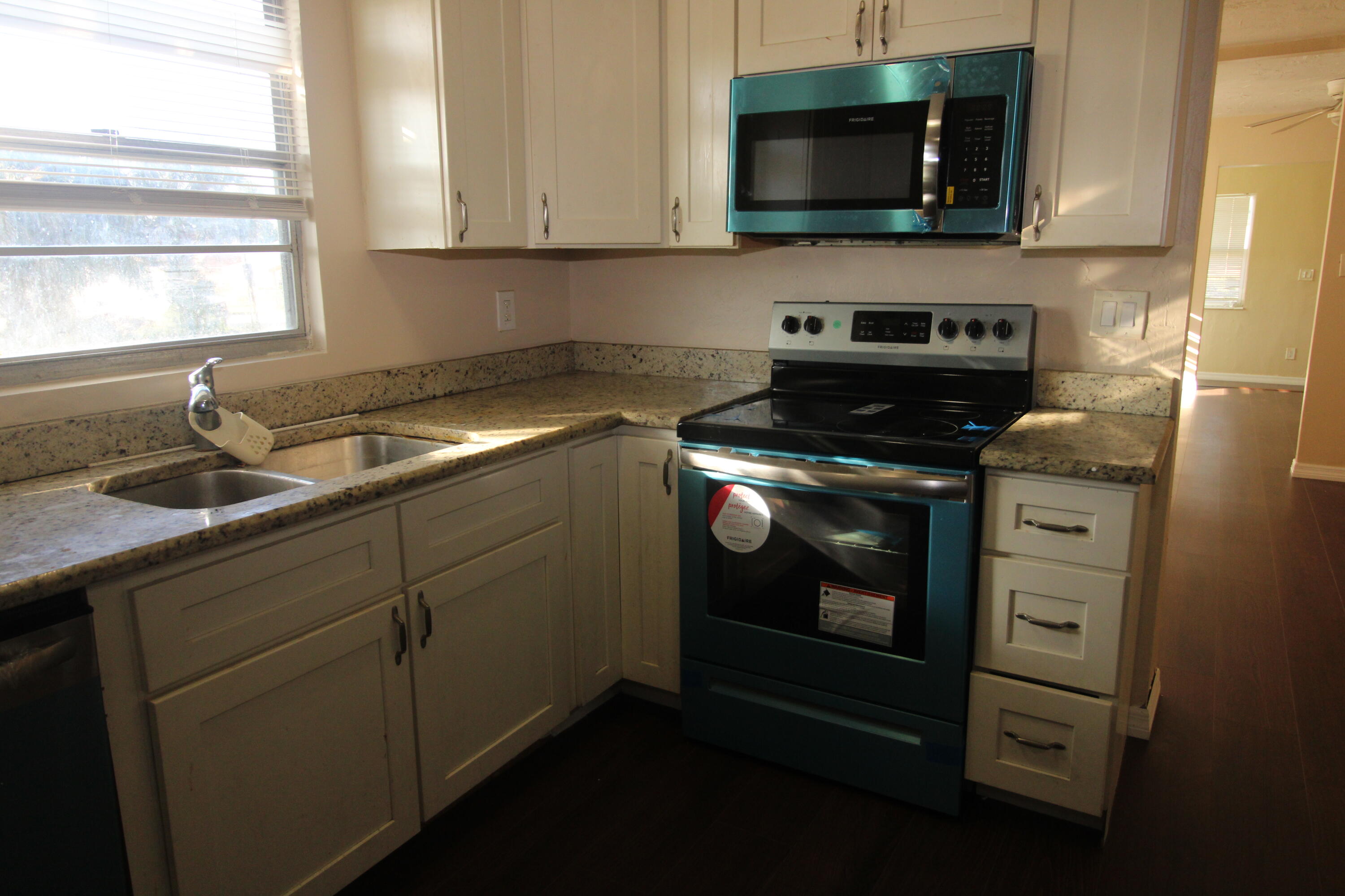 765 West 1st Street Riviera Beach, FL 33404 - Photo 13 of 38 IMG_0307