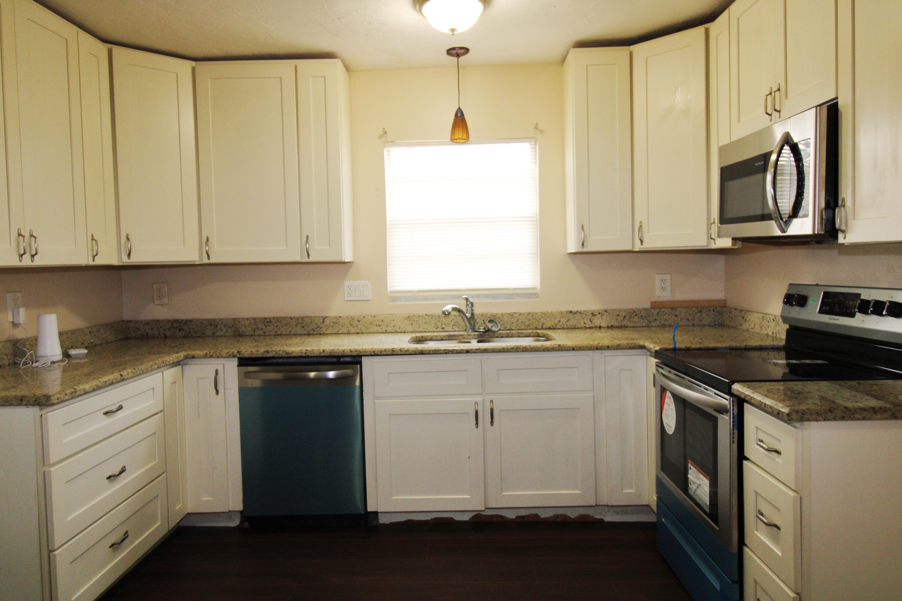 765 West 1st Street Riviera Beach, FL 33404 - Photo 2 of 38 IMG_0331_inPixio