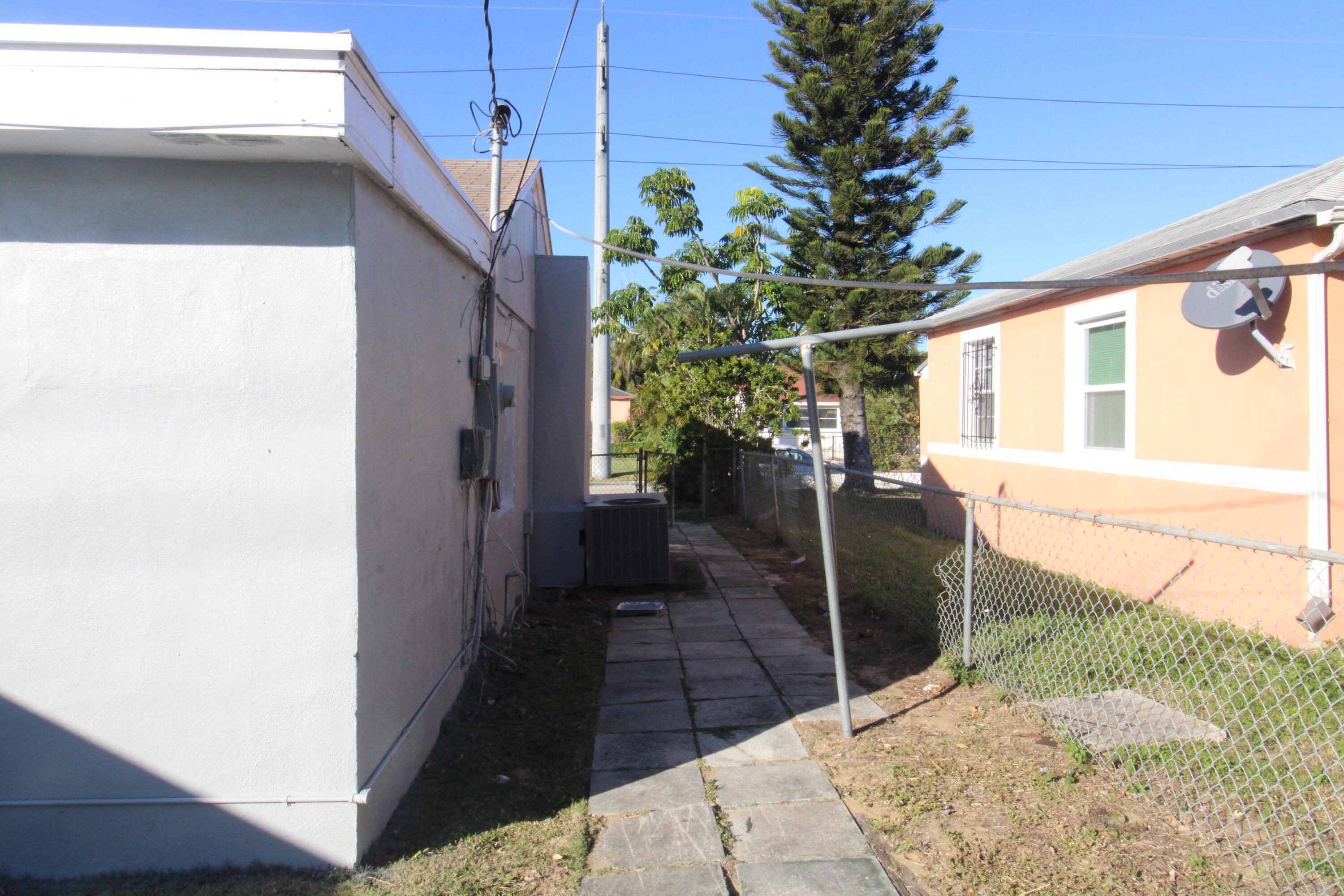 765 West 1st Street Riviera Beach, FL 33404 - Photo 34 of 38 IMG_0289