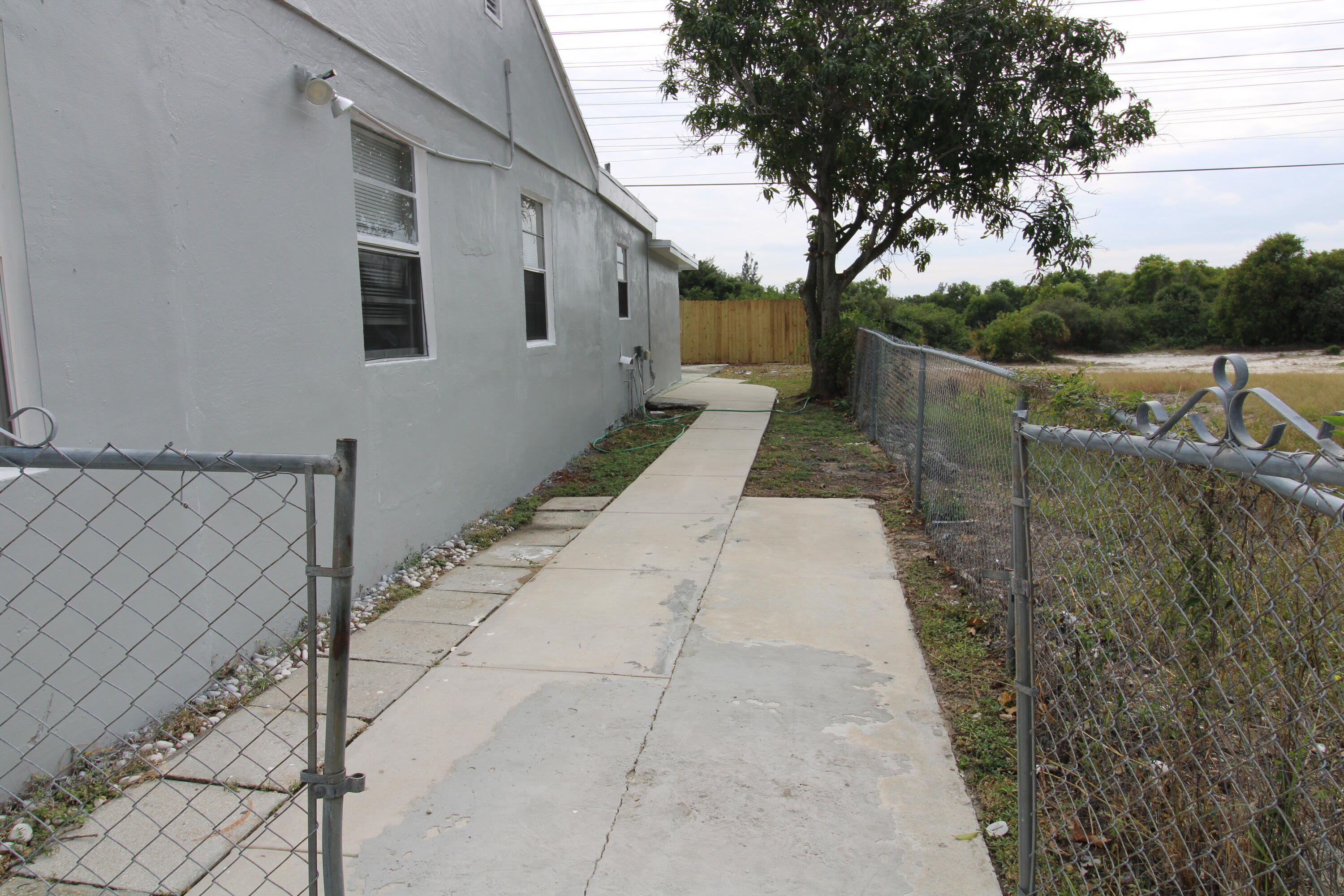 765 West 1st Street Riviera Beach, FL 33404 - Photo 35 of 38 IMG_0318
