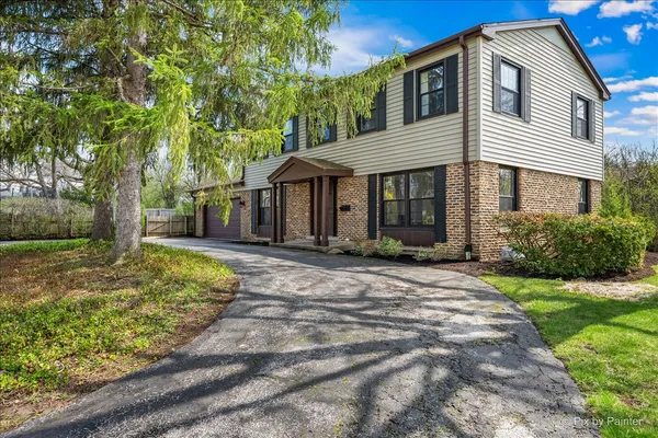 $950,000 | 315 Charal Lane, Highland Park, IL 60035