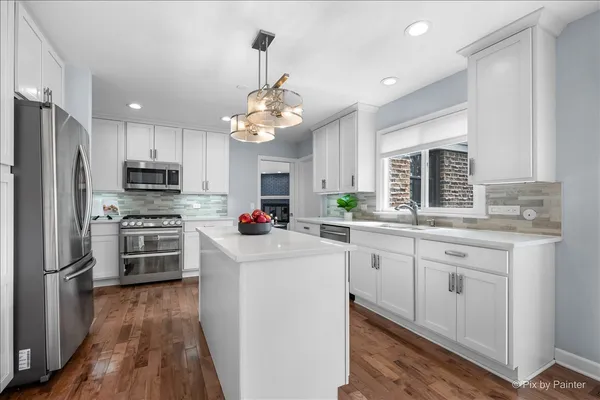 $950,000 | 315 Charal Lane, Highland Park, IL 60035