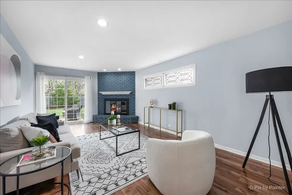 $950,000 | 315 Charal Lane, Highland Park, IL 60035