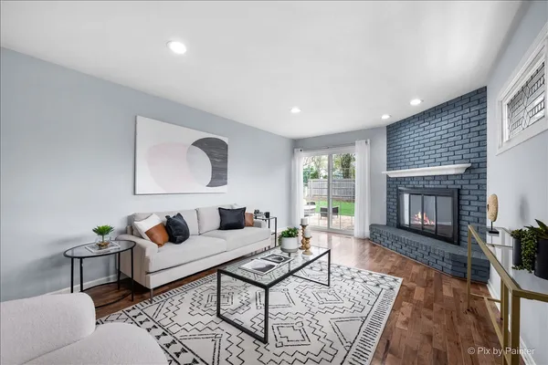 $950,000 | 315 Charal Lane, Highland Park, IL 60035