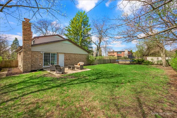 $950,000 | 315 Charal Lane, Highland Park, IL 60035