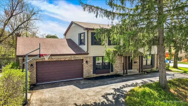 $950,000 | 315 Charal Lane, Highland Park, IL 60035
