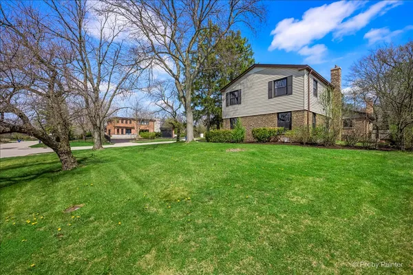 $950,000 | 315 Charal Lane, Highland Park, IL 60035