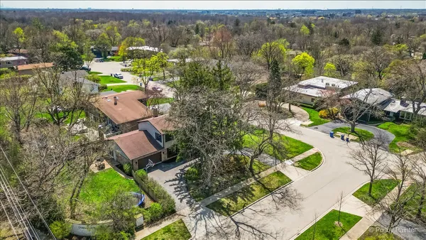 $950,000 | 315 Charal Lane, Highland Park, IL 60035