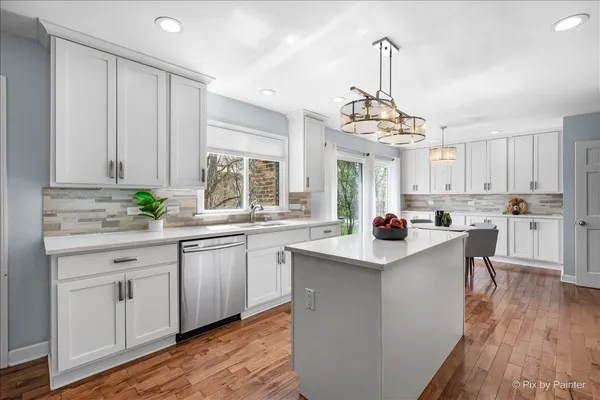 $950,000 | 315 Charal Lane, Highland Park, IL 60035