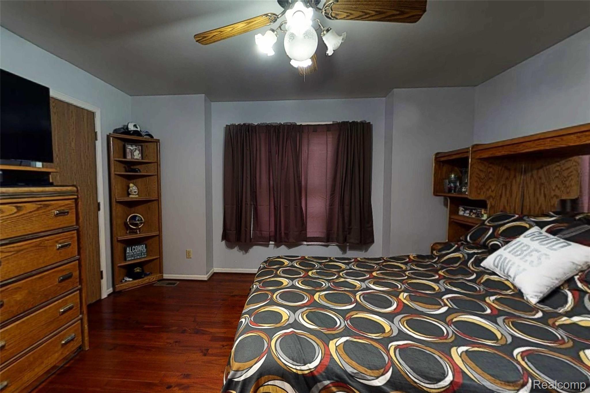 3198 South Irish Road Davison, MI 48423 - Photo 11 of 42 3198-S-Irish-Road-Master Bedroom 2.jpg