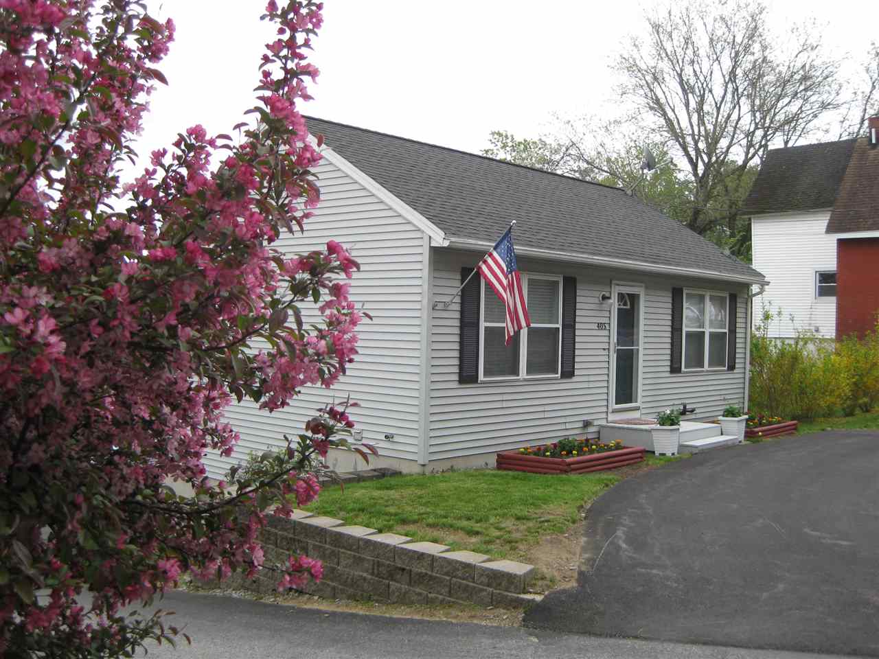 405 Front Street Manchester, NH 03102 - Photo 1 of 15 Gallery Image 1