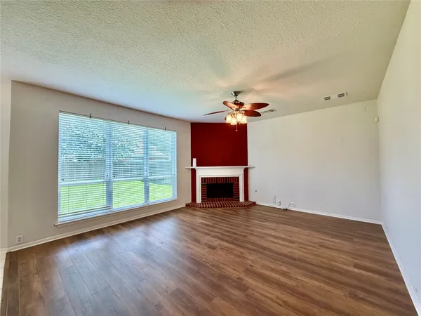 $2,450 | 7426 Maple Run Drive, Sugar Land, TX 77479