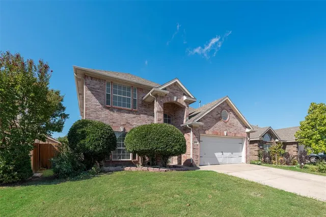 $380,000 | 5702 Streamside Drive, Arlington, TX 76018