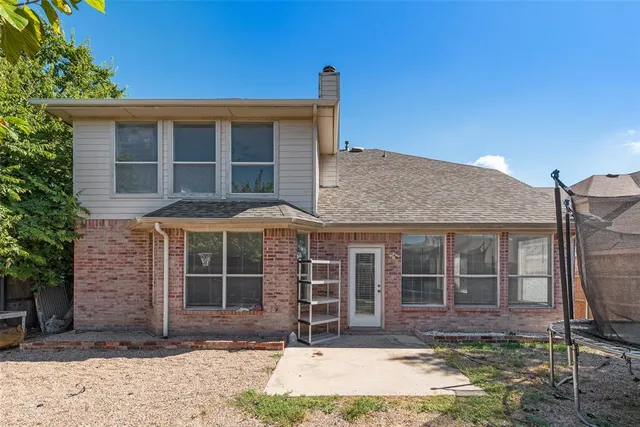 $380,000 | 5702 Streamside Drive, Arlington, TX 76018