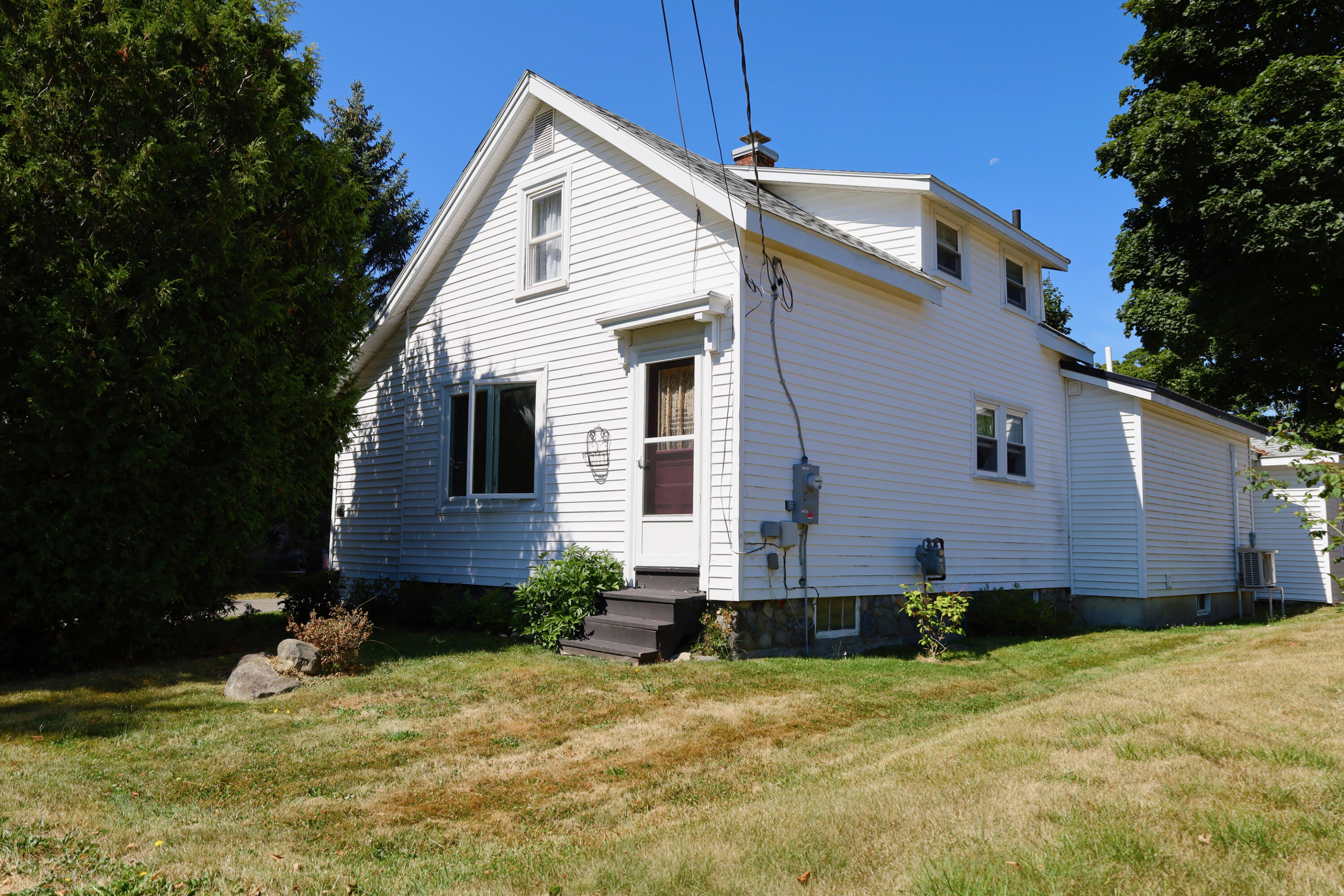 42 13th Street Bangor, ME 04401 - Photo 2 of 32 IMG_0180 (1)