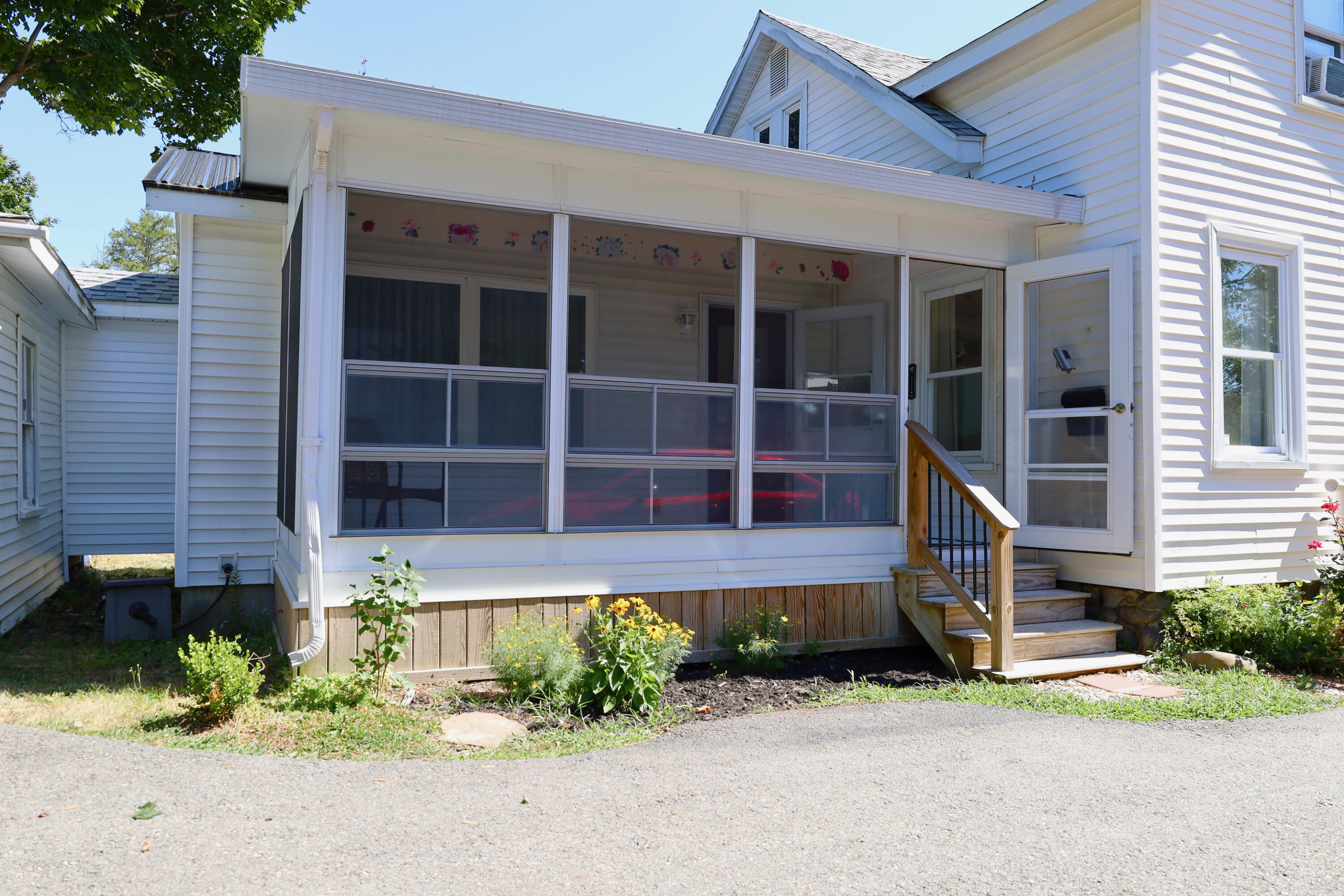 42 13th Street Bangor, ME 04401 - Photo 5 of 32 IMG_0166