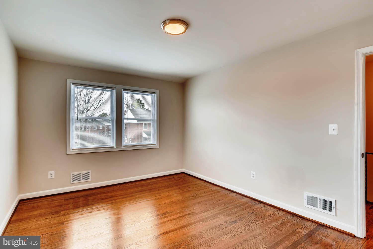6217 Marlora Road Baltimore, MD 21239 - Photo 11 of 23
