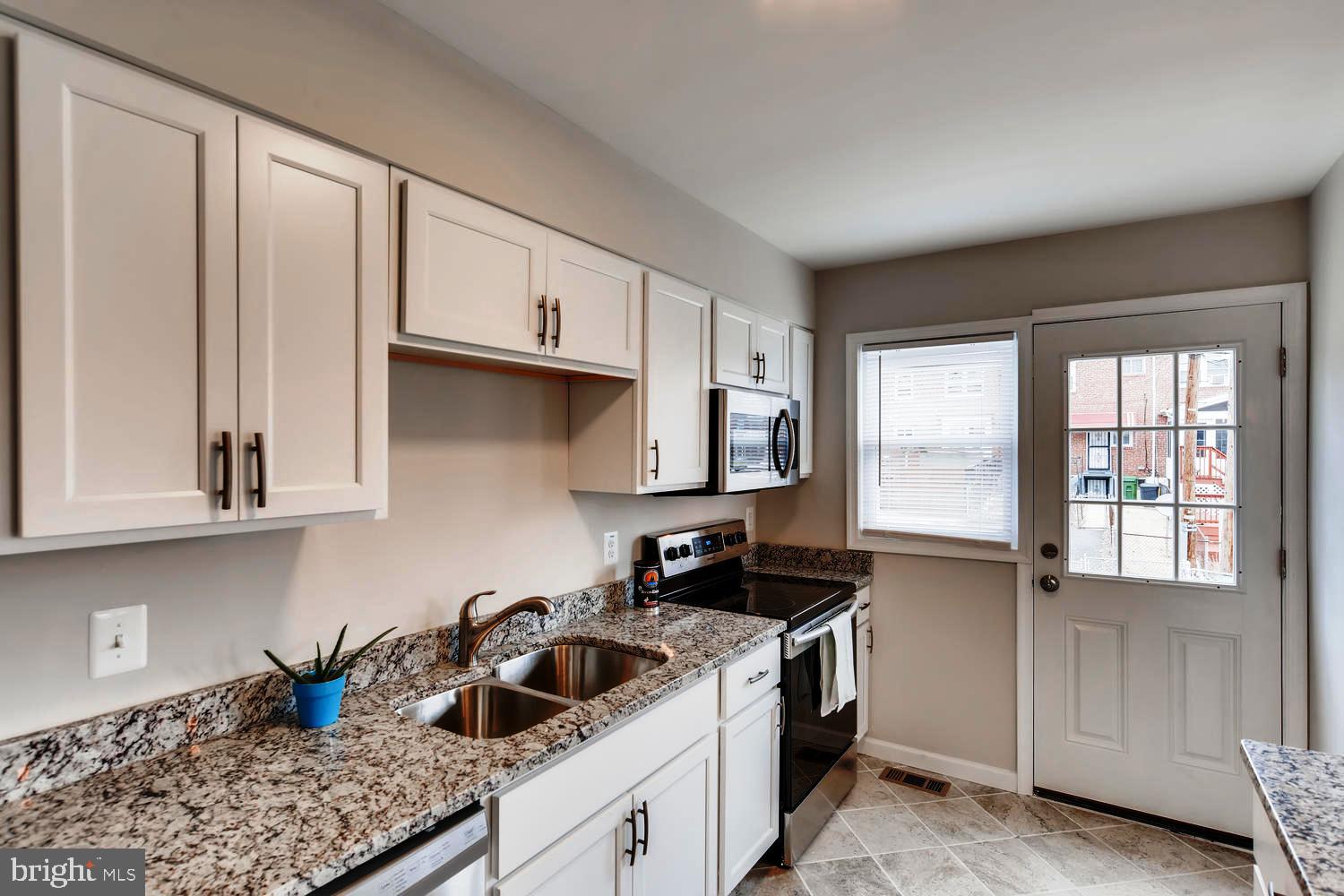 6217 Marlora Road Baltimore, MD 21239 - Photo 4 of 23