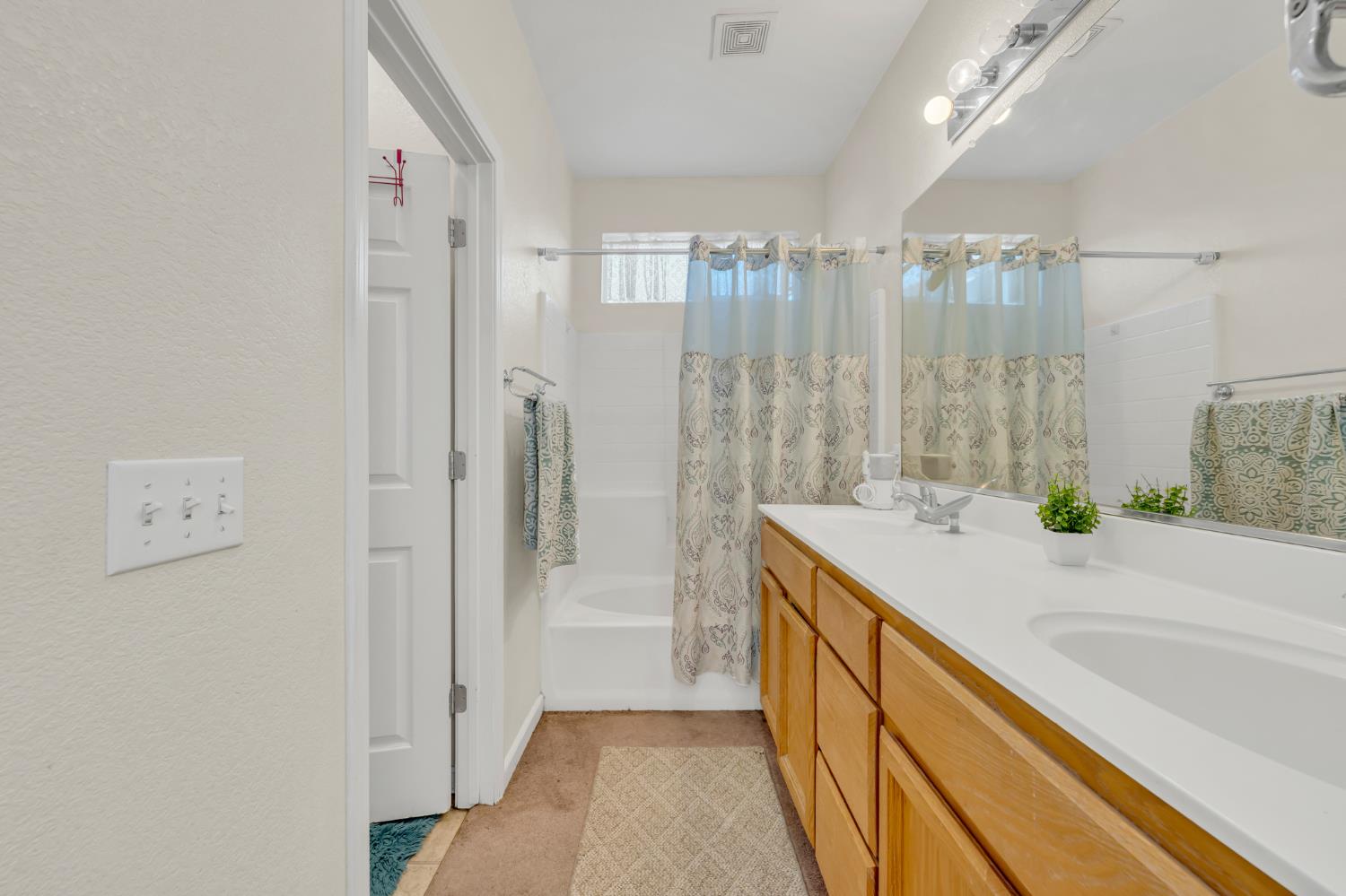 8409 Sundrop Way Antelope, CA 95843 - Photo 17 of 23