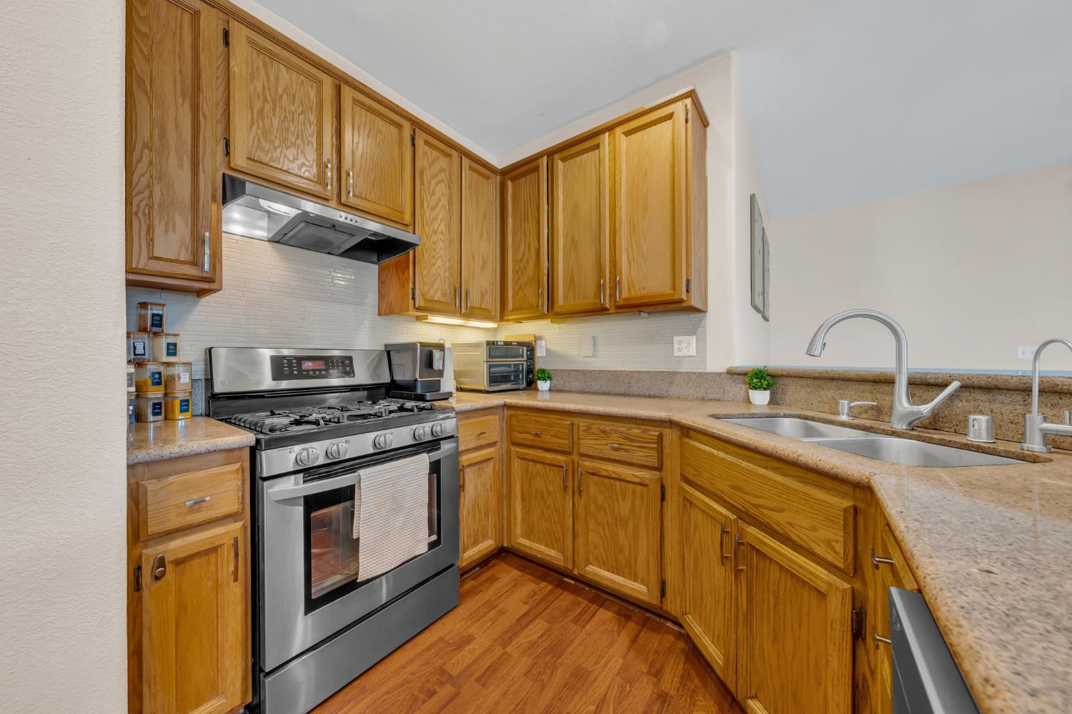 8409 Sundrop Way Antelope, CA 95843 - Photo 6 of 23