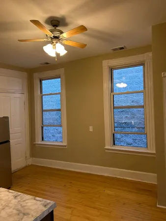 $2,100 | 862 North Hermitage Avenue, Unit 1R, Chicago, IL 60622