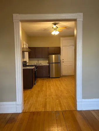 $2,100 | 862 North Hermitage Avenue, Unit 1R, Chicago, IL 60622