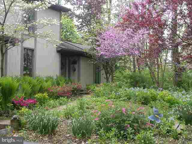 202 Chestnut Grove Road Dillsburg, PA 17019 - Photo 1 of 8 Gallery Image 1