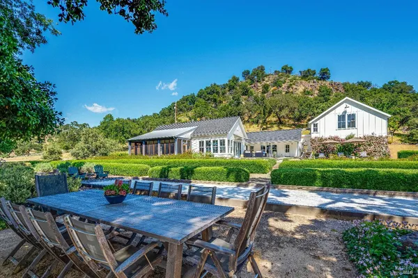 $6,995,000 | 5310 Silverado Trail, Napa, CA 94558