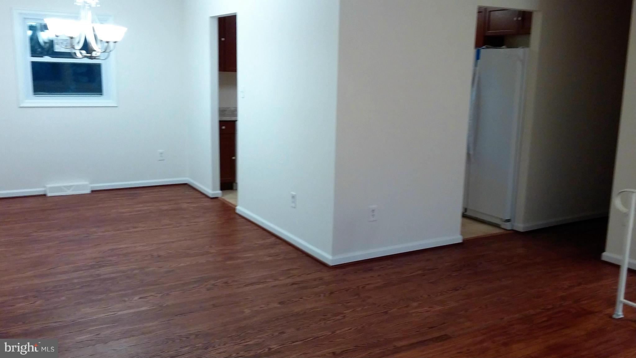 516 Hill Road Hyattsville, MD 20785 - Photo 18 of 26 Living Room