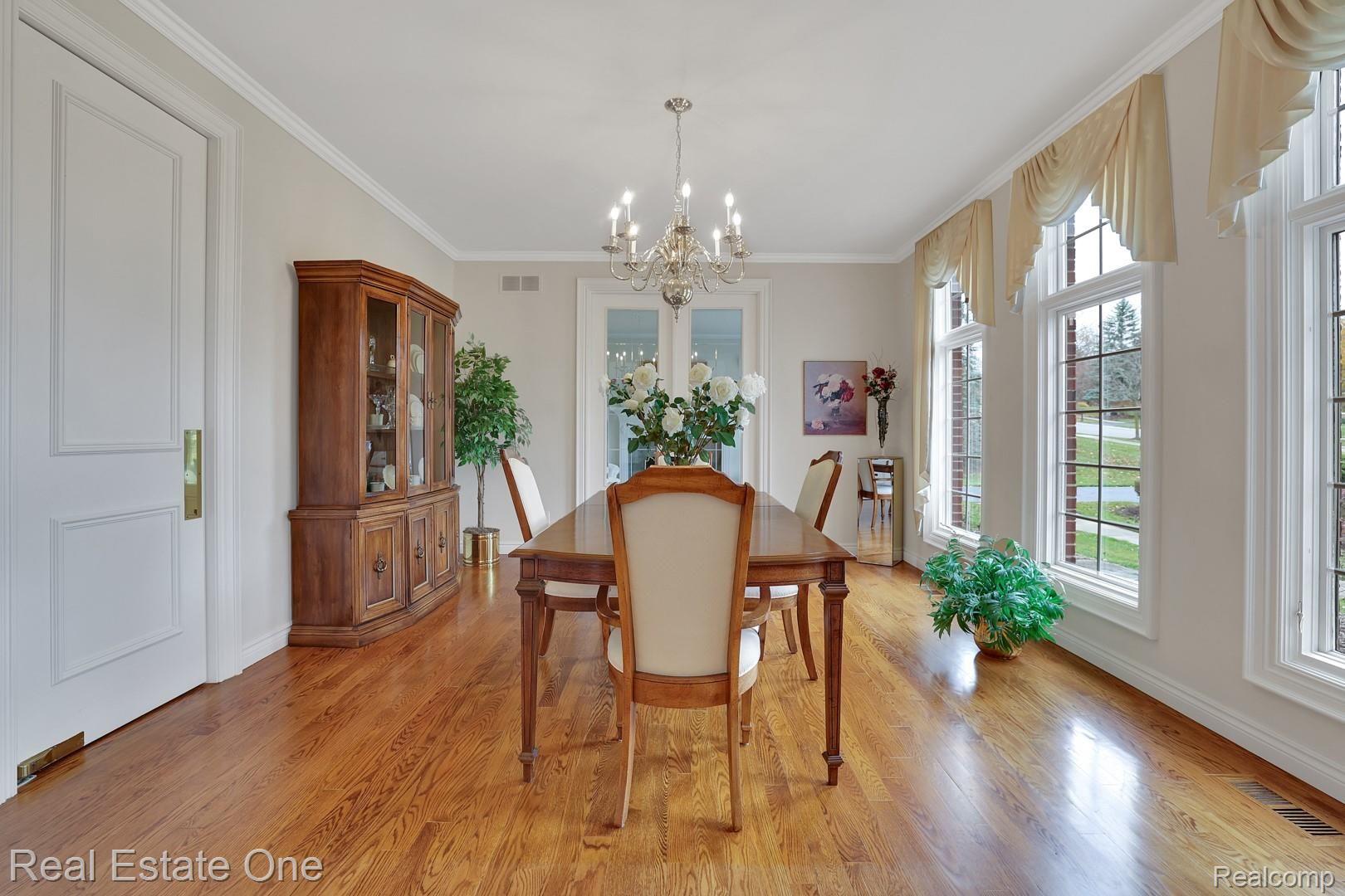4727 Goodison Pl Drive Rochester, MI 48306 - Photo 2 of 54 AY2A4369.jpg