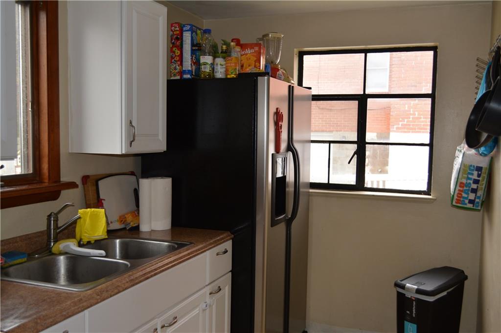 818 Rolling Rock Road Pittsburgh, PA 15234 - Photo 11 of 25 Gallery Image 11
