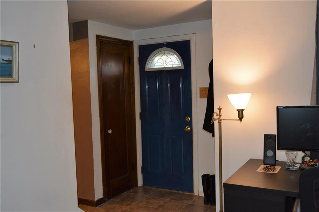 818 Rolling Rock Road Pittsburgh, PA 15234 - Photo 3 of 25 Gallery Image 3